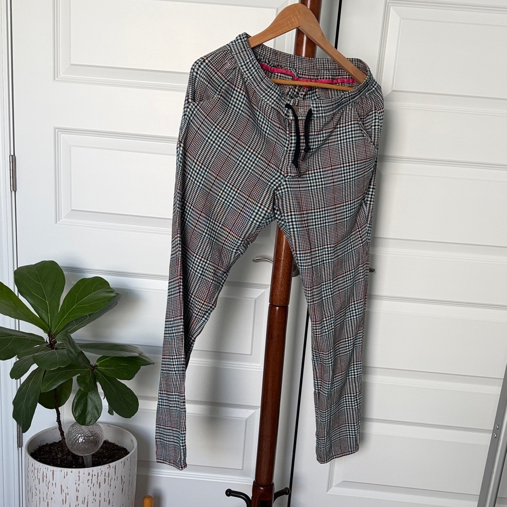 Alberto Women’s Straight-Leg Plaid Pants in Gray Size 38 Clara Fancy Check